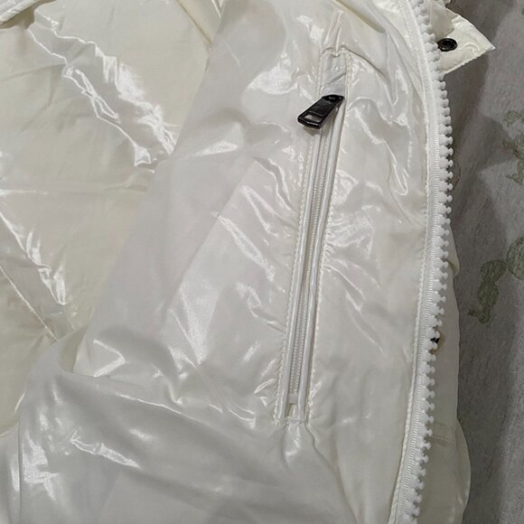 Moncler White Unisex Down Jacket With Hood - Picture 8 of 10